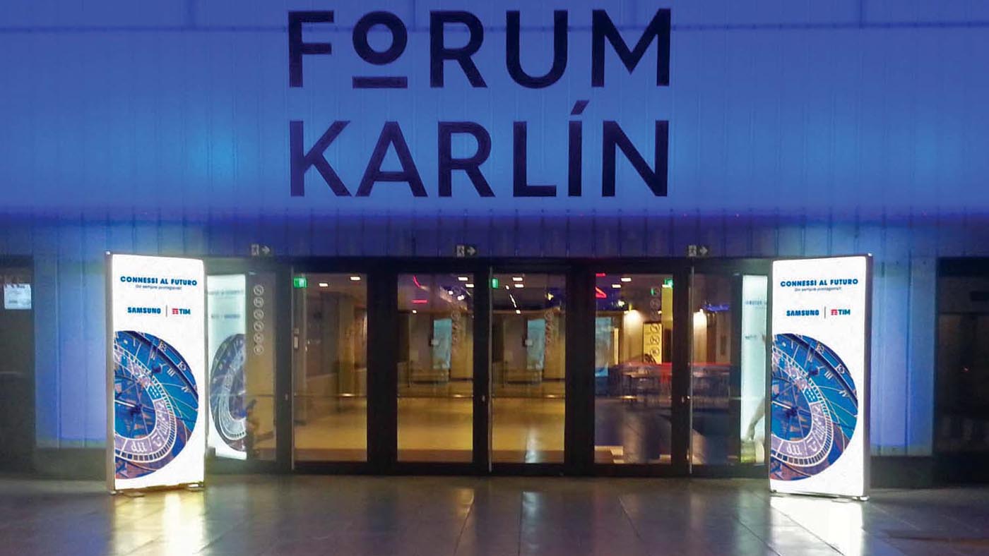 Světelné panely Forum Karlín